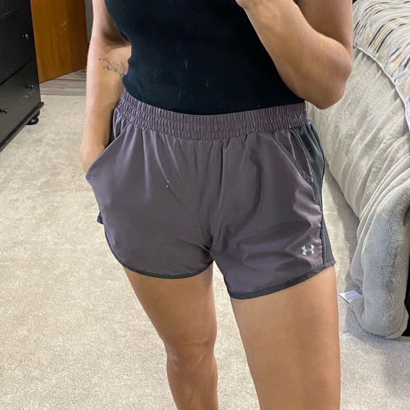 Under Armour Running Shorts - Picture 12 of 13